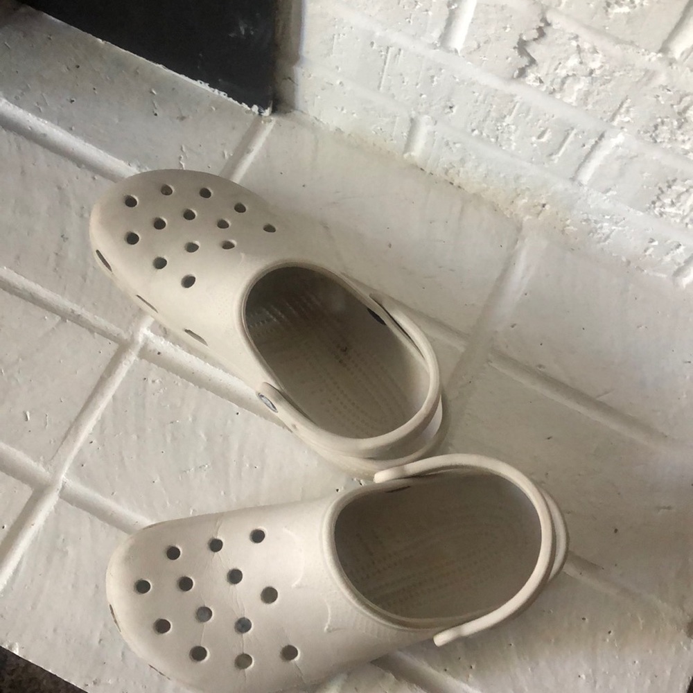 Crocs/ shoes